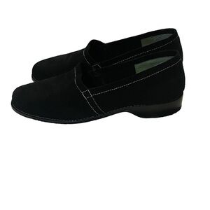 Donald J Pliner Slip on Black Suede Shoes Sz 9